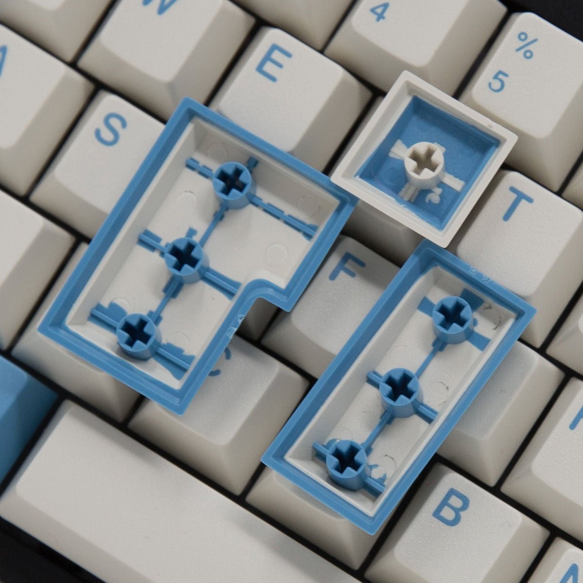 EnjoyPBT Blue and White Keycap Set Doubleshot ABS - Divinikey